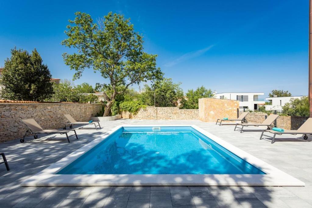 Cesare Apartment, With Swimming Pool And Sea View Ližnjan 외부 사진