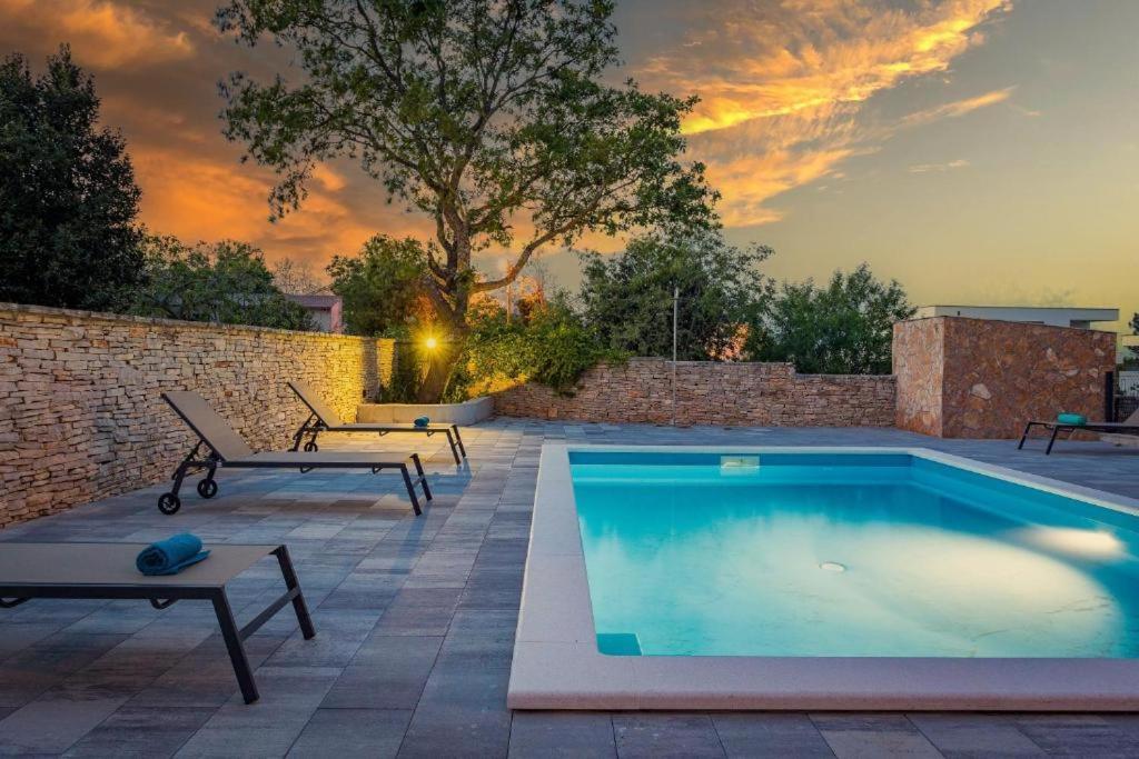 Cesare Apartment, With Swimming Pool And Sea View Ližnjan 외부 사진